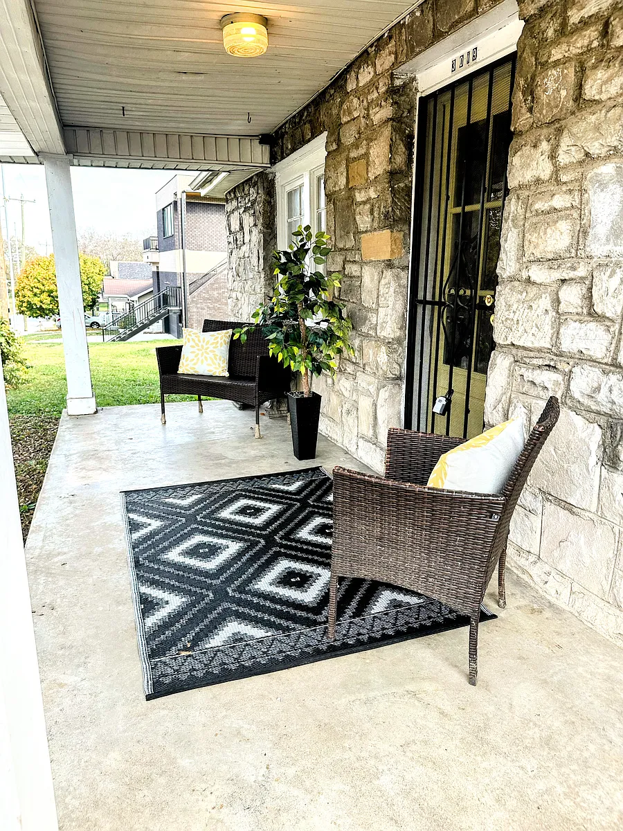 Beautiful, inviting covered front porch which is great for morning coffee afternoon cocktails and entertaining ! - 3019 Albion St