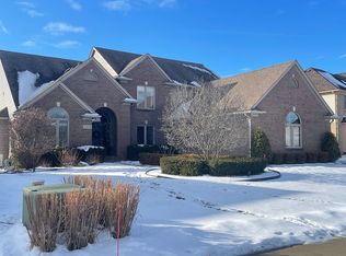 35832 Windridge Dr, New Baltimore, MI 48047
