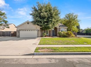 2185 Oak Ave, Sanger, CA 93657