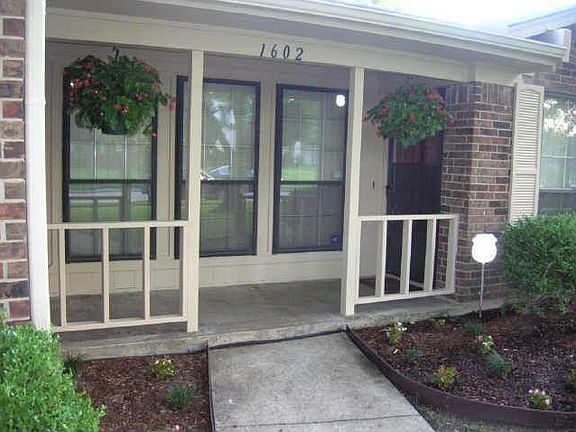 2nd image of 1602 Baltimore Dr