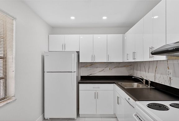 3rd image of 8267 SW 128th St APT 205
