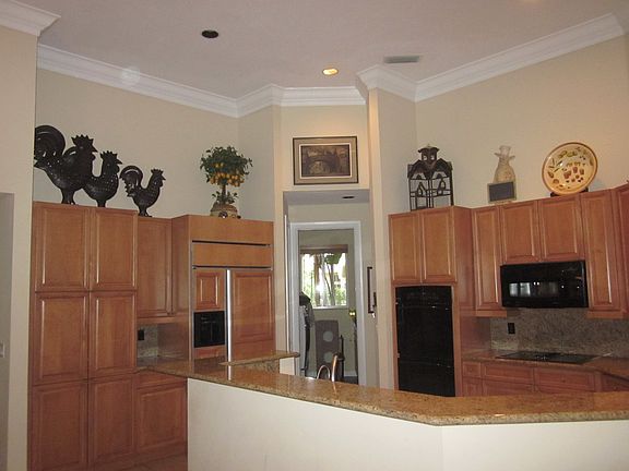 5th image of 3442 Shady Oak St