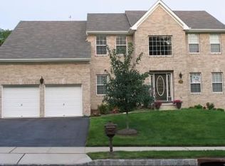 640 Skyline Dr, Lake Hopatcong, NJ 07849