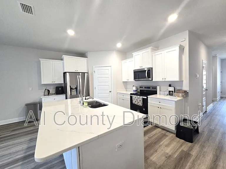 4861 Sweetspire Dr — Photo 3