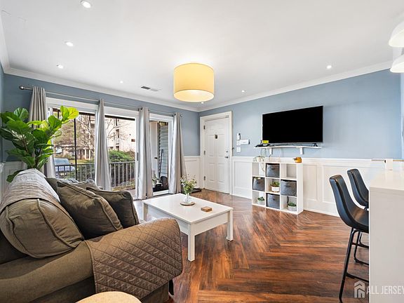 3rd image of 814 Edpas Rd