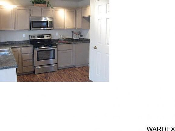 3rd image of 3401 Fountain Palm Dr