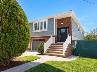 33 Area Pl, Staten Island, NY 10314