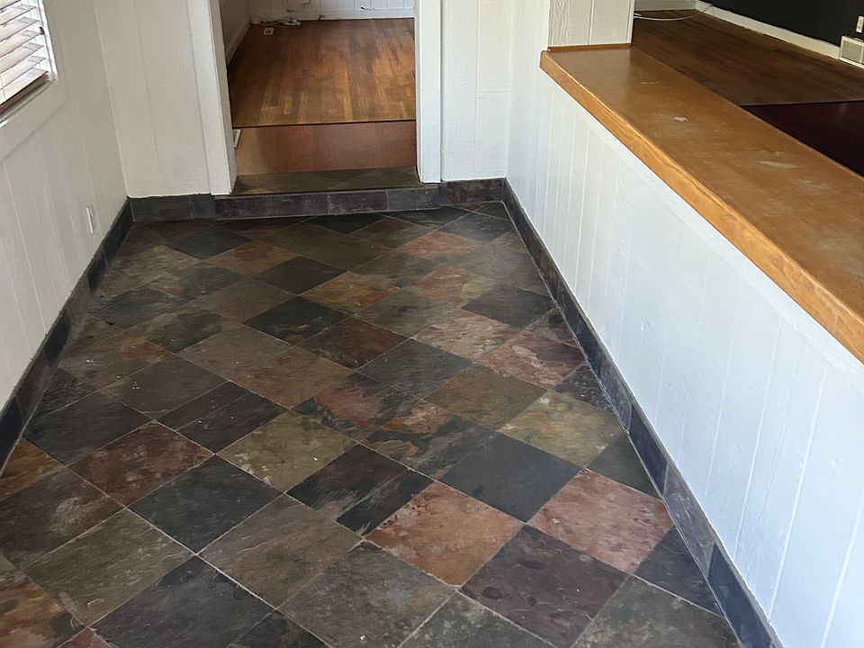 1st image of 1204 E Pondoray Cir