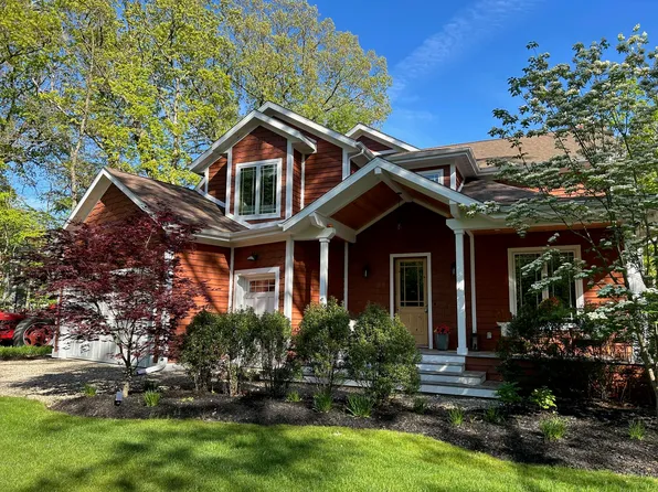 46306 Station Rd, New Buffalo, MI 49117