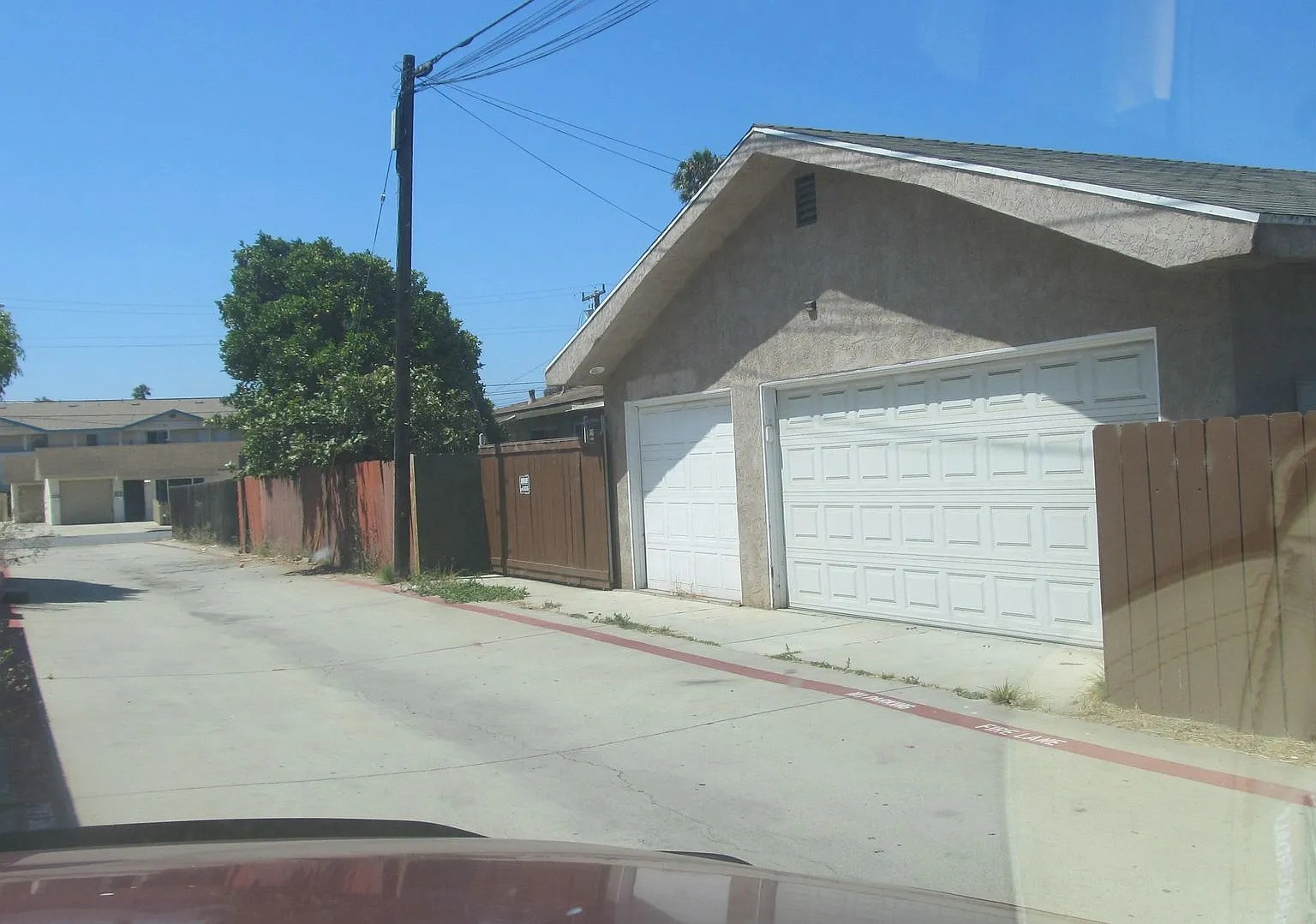 3 bed 2 bath with 3 car garage — Photo 3