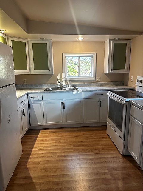2nd image of 508 Lorenz St