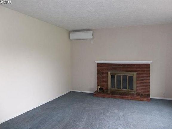 3rd image of 4217 NE 41st St