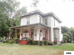 142 10th St, Lincoln, IL 62656
