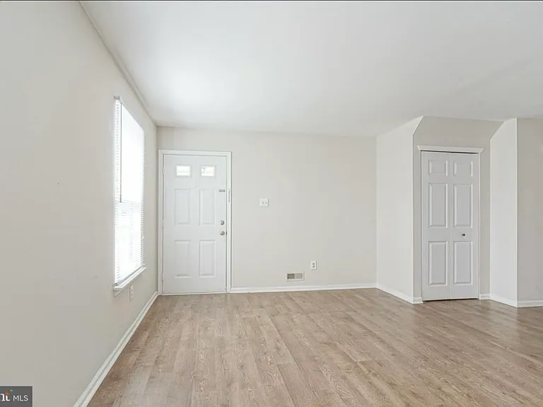 1508 Huntingdon Mews — Photo 2