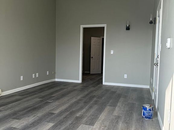 5th image of 356-358 N Main St #356