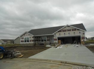 20 Atwood Ct, Highland, IL 62249