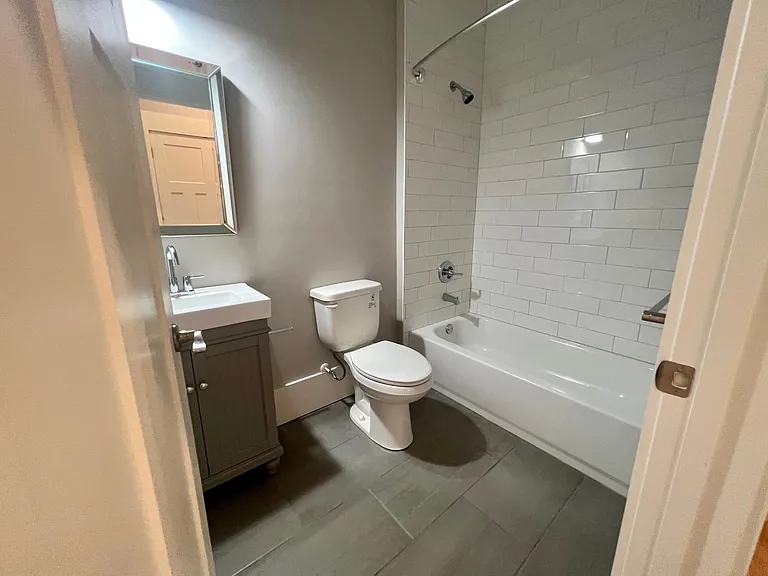 4142 N Swann St #4142 — Photo 12