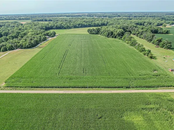 1025 North Rd, Shelbyville, IL 62565