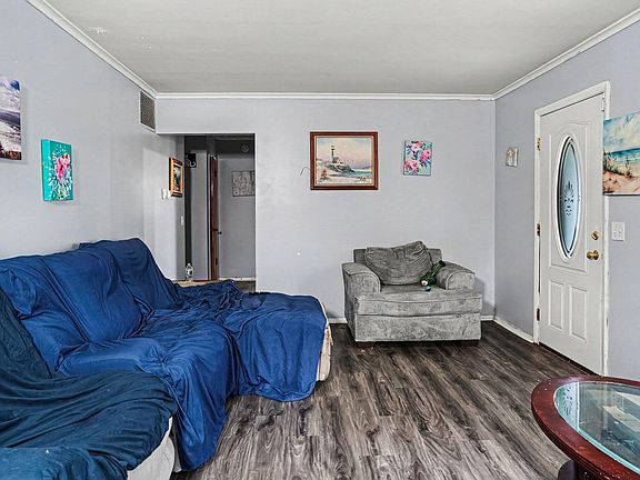 4th image of 4026 Rivington St
