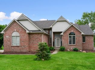 2121 Claiborne Ct, Brighton, MI