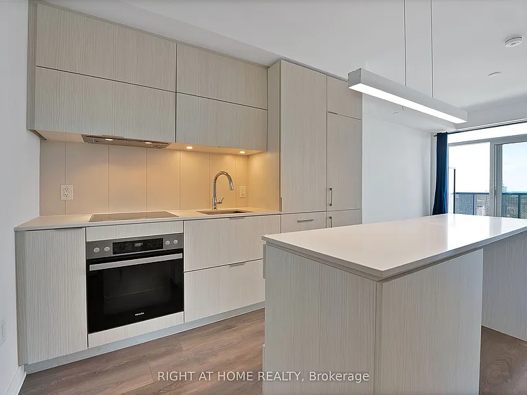 20 Richardson St #11 — Photo 9