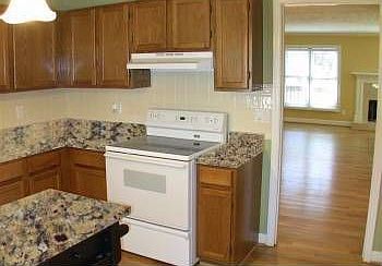 3rd image of 2515 Holcomb Springs Dr