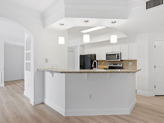 5th image of 225 Murcia Drive #313