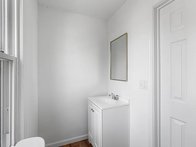 702 Hughlett St — Photo 24