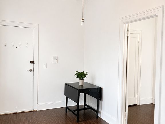 2nd image of 691 Willoughby Ave #1R