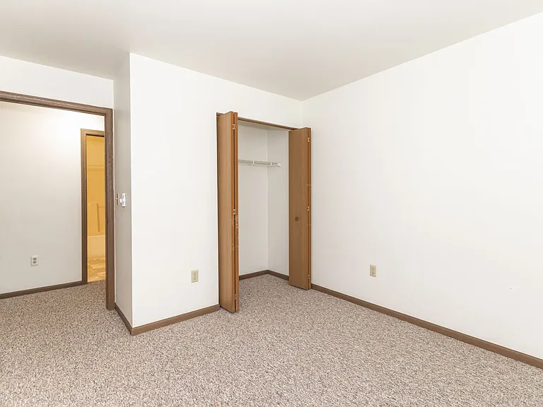 Weston Pines Apartments — Photo 16