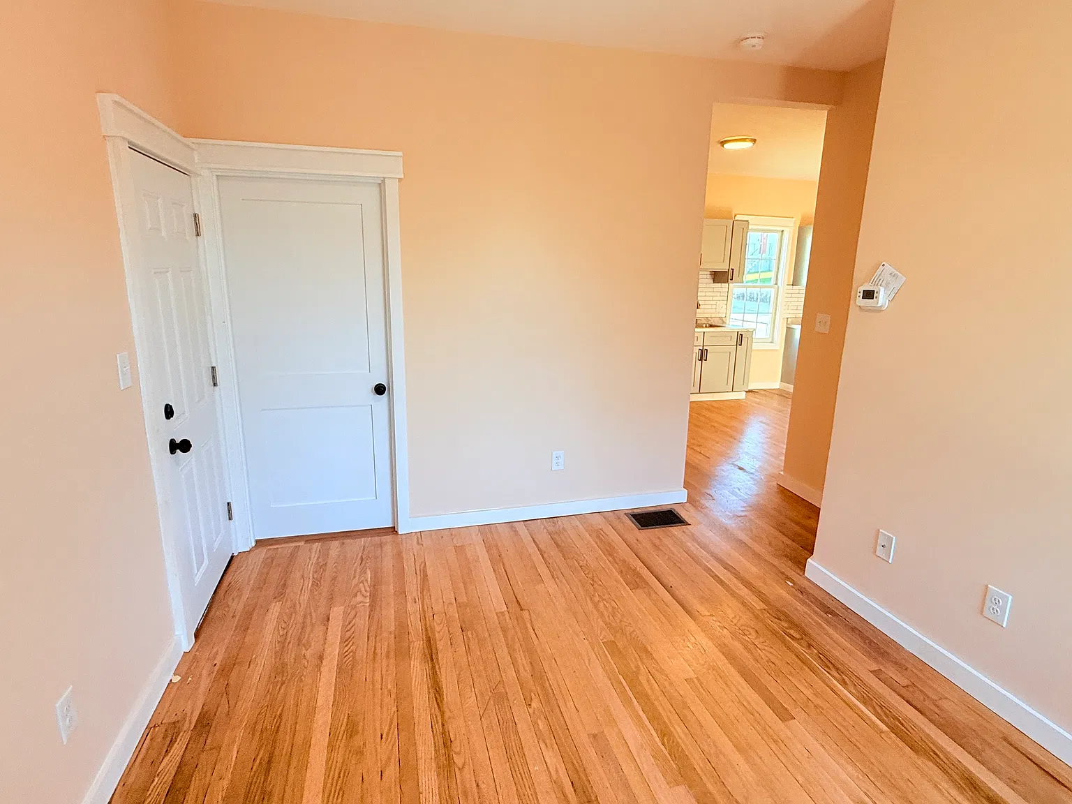 1711 Bay St — Photo 3