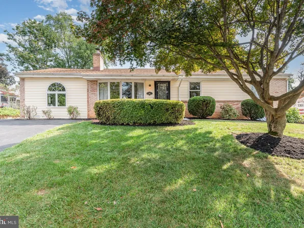 311 Mount Allen Dr, Mechanicsburg, PA 17055