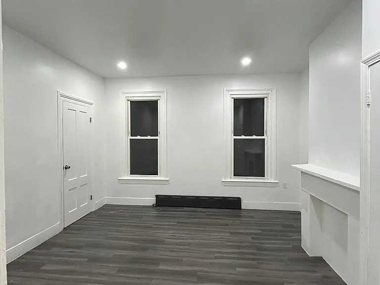 111 Kensington St — Photo 4
