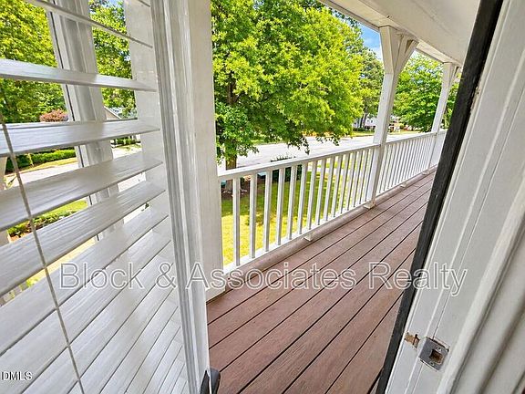 4th image of 200 Westbrook Dr