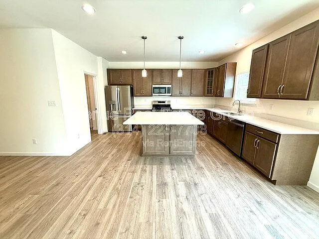 713 Crested Point Dr — Photo 5