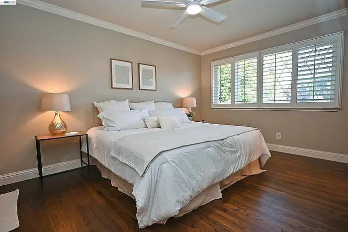 749 Moraga Dr — Photo 13