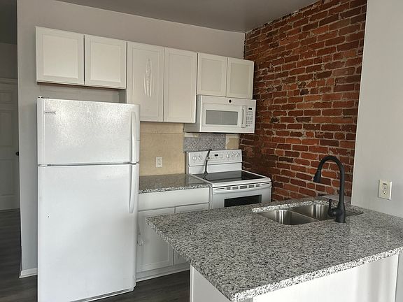 4th image of 203 W 19th St APT 2