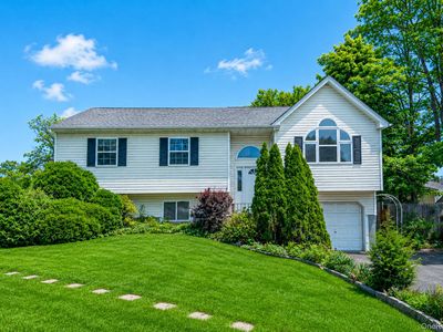 57 Woodycrest Drive, Farmingville, NY, 11738