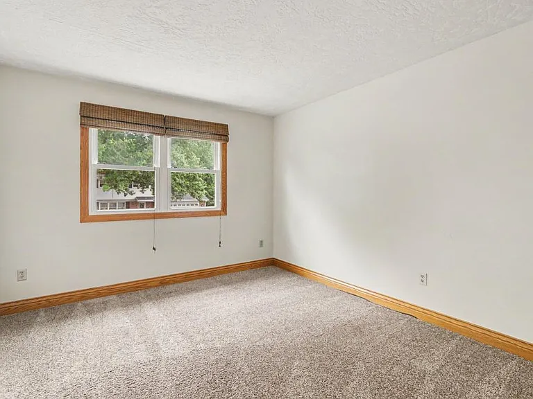 136 Brookside Ave — Photo 14