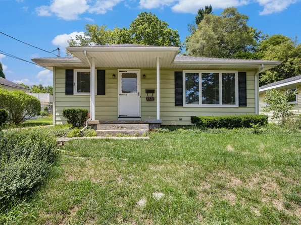 1521 Emerson Ave NW, Grand Rapids, MI 49504