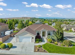 300 Soaring Hawk St, Richland, WA