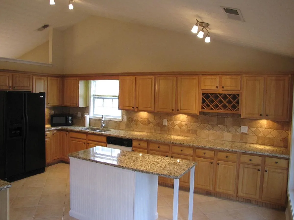 3350 Vernon Commons NW — Photo 4