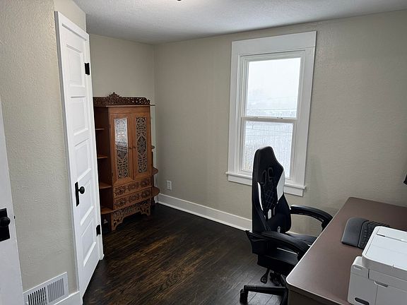 2nd image of 1035 Nachreiner Ave