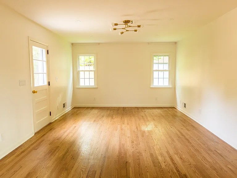 228 Carol Ave — Photo 8