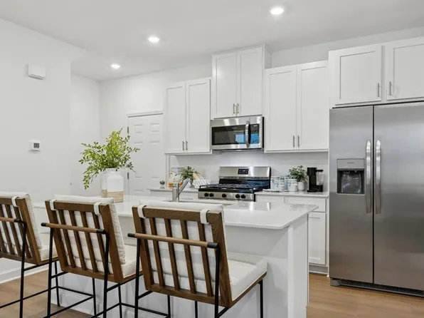 11029 203rd St W, Lakeville, MN 55044