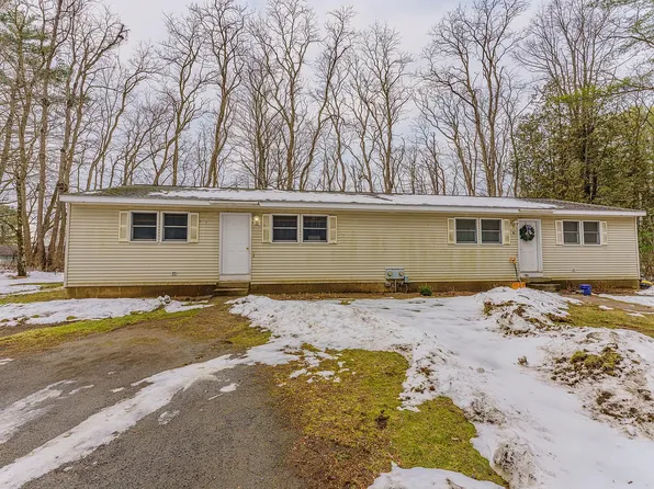 2 Country Acre Ln, Saratoga Springs, NY 12866