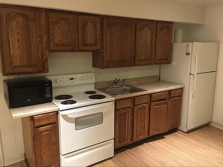 1120 Waverly Ave #1 — Photo 5