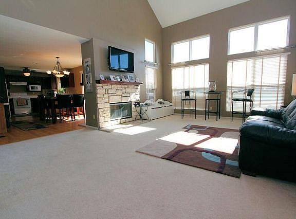 3rd image of 10350 S Justin Dr
