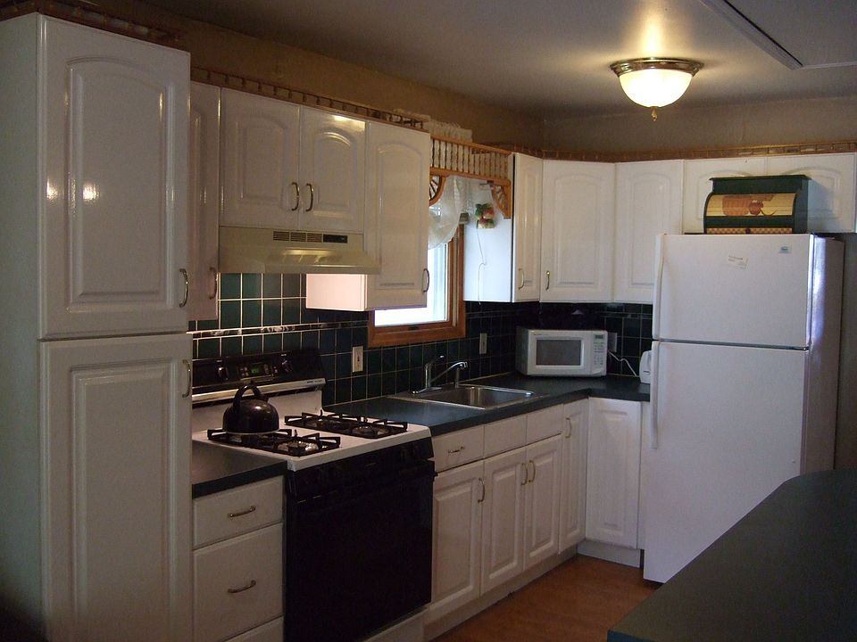 2nd image of 50 Beechwood Ave