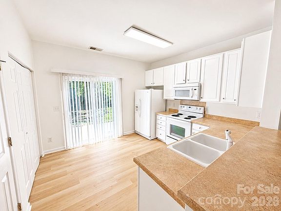 3rd image of 8611 Wandering Creek Way